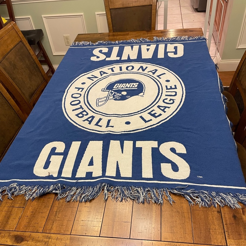 New York Giants Reversible Knit Blanket